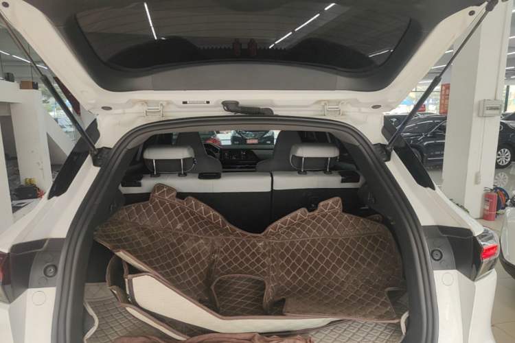 Used CHANGAN NEVO Q05 2025 Truly Delicious Version 125 Leading-Edge Edition Trunk