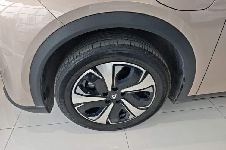 Used CHANGAN NEVO Q05 2026 Model 506 Laser Ultra+ Left Front Wheel Hub