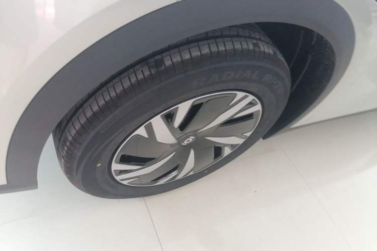 Used CHANGAN NEVO Q05 2026 Model 405Air Left Front Wheel Hub