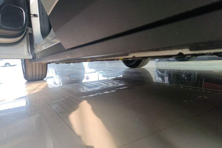 Used CHANGAN NEVO Q05 2026 Model 405Air Left Side Sill