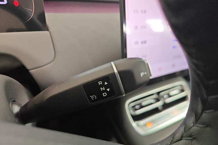 Used CHANGAN NEVO Q05 2026 Model 506 Laser Ultra+ Gear Lever
