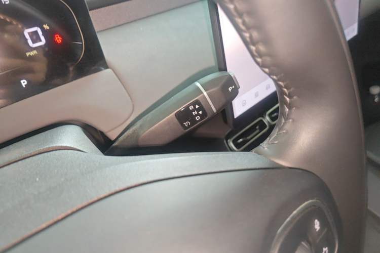 Used CHANGAN NEVO Q05 2026 Model 506 Max Gear Lever