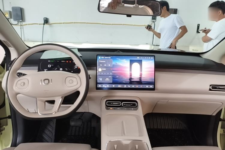 Used CHANGAN NEVO Q05 2026 Model 405Max Center Console