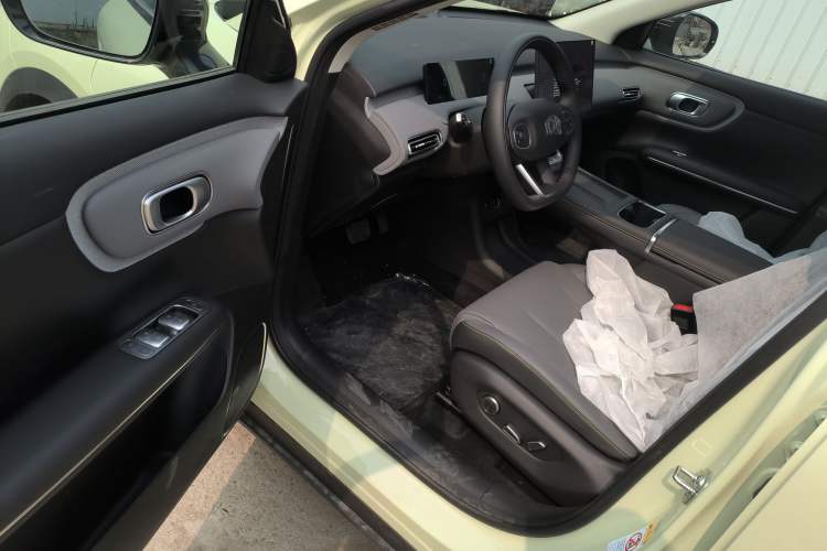 Used CHANGAN NEVO Q05 2026 Model 506 Max Driver Seat