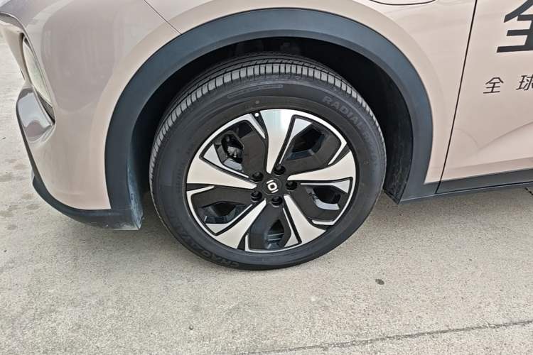 Used CHANGAN NEVO Q05 2026 Model 506Max+ Left Front Wheel Hub