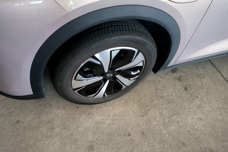 Used CHANGAN NEVO Q05 2026 Model 506 Laser Ultra+ Left Front Wheel Hub