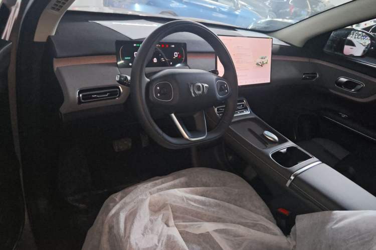 Used CHANGAN NEVO Q05 2026 Model 506 Max Center Console