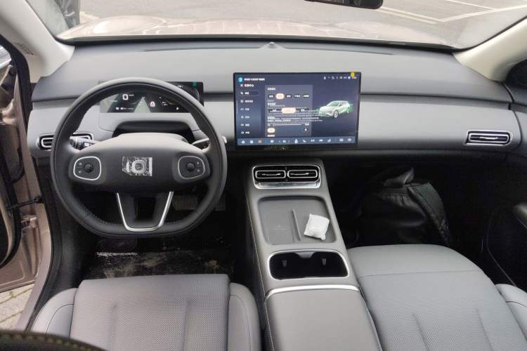 Used CHANGAN NEVO Q05 2026 Model 506 Max Center Console