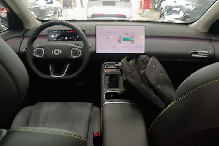 Used CHANGAN NEVO Q05 2026 Model 405Max Center Console