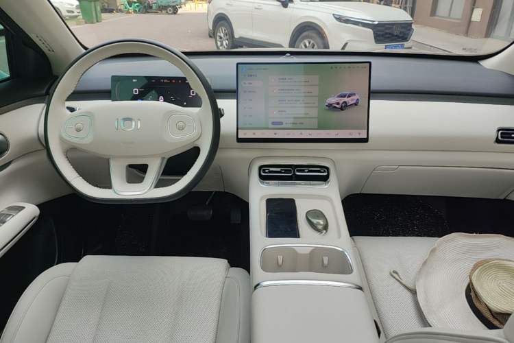 Used CHANGAN NEVO Q05 2026 Model 506 Max Center Console