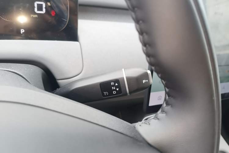 Used CHANGAN NEVO Q05 2026 Model 506 Max Gear Lever