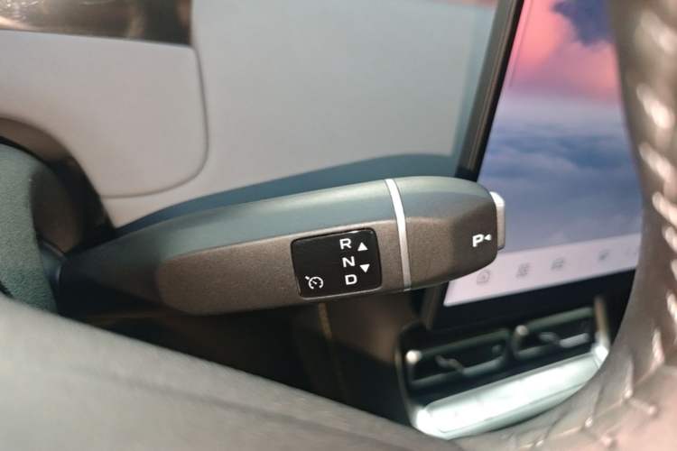 Used CHANGAN NEVO Q05 2026 Model 506Max+ Gear Lever