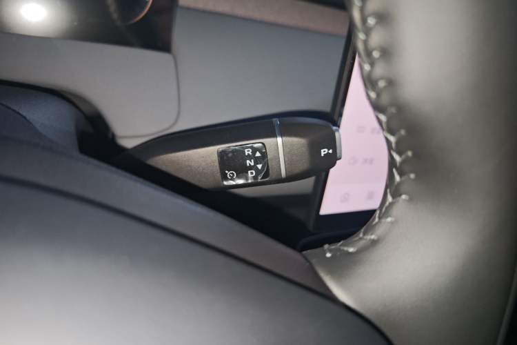 Used CHANGAN NEVO Q05 2026 Model 506 Max Gear Lever