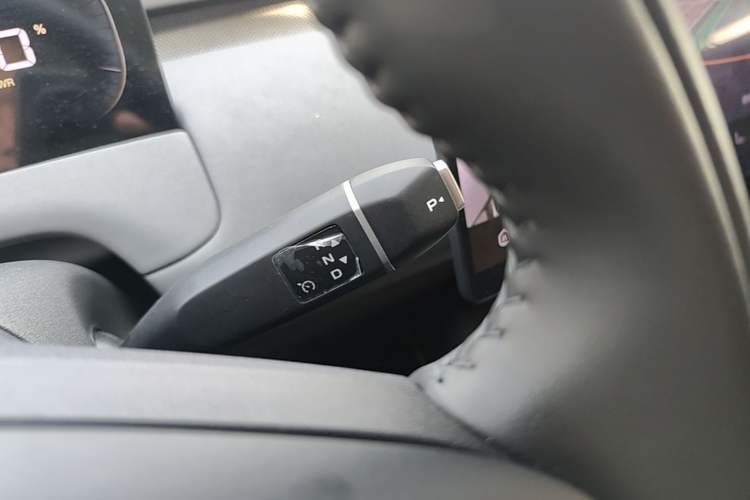 Used CHANGAN NEVO Q05 2026 Model 506 Max Gear Lever