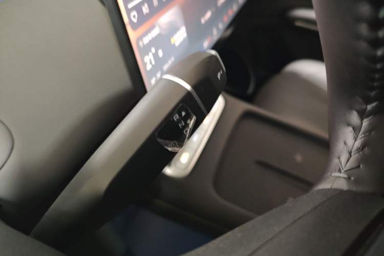 Used CHANGAN NEVO Q05 2026 Model 506 Max Gear Lever