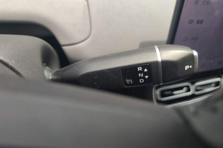 Used CHANGAN NEVO Q05 2026 Model 506Max+ Gear Lever