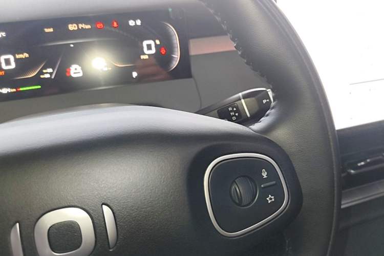 Used CHANGAN NEVO Q05 2026 Model 506 Max Gear Lever