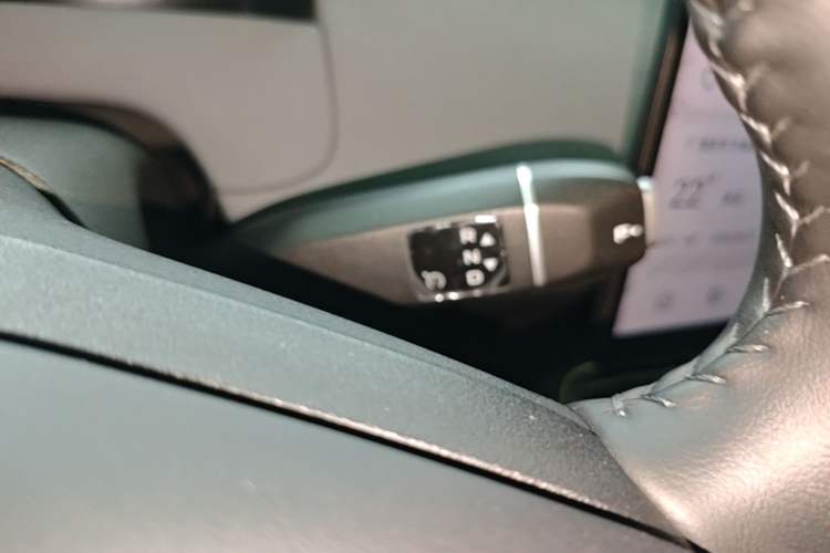 Used CHANGAN NEVO Q05 2026 Model 506Max+ Gear Lever