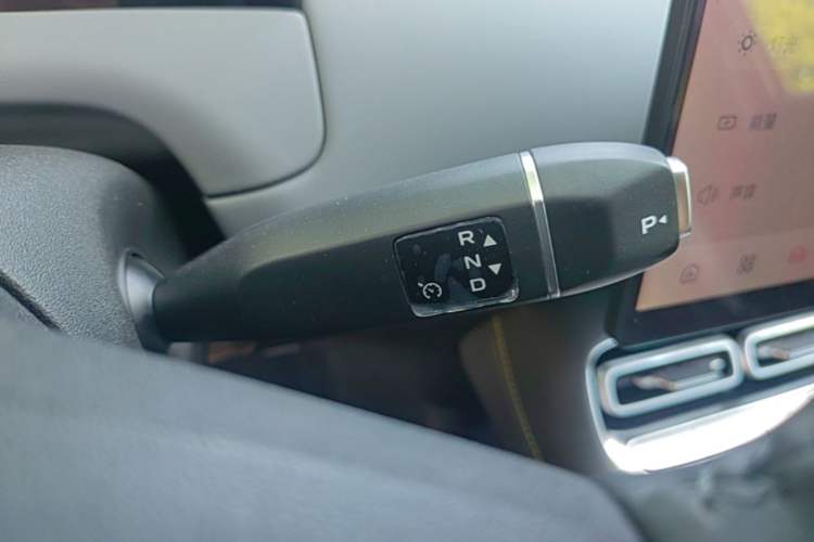 Used CHANGAN NEVO Q05 2026 Model 405Air Gear Lever