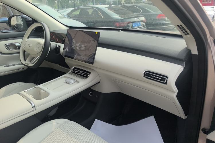 Used CHANGAN NEVO Q05 2026 Model 506 Max Interior 1