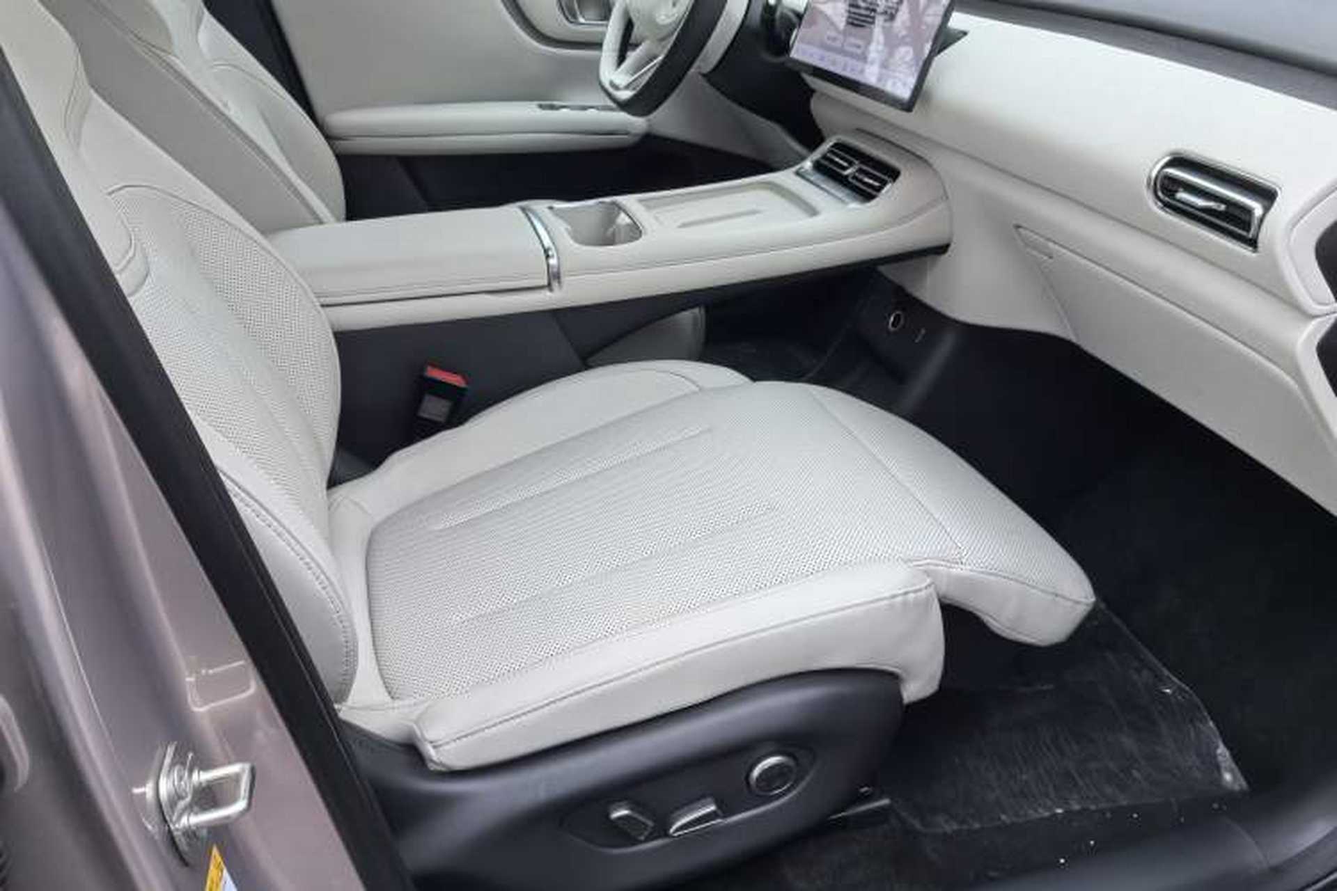 Used CHANGAN NEVO Q05 2026 Model 506 Max Interior 3