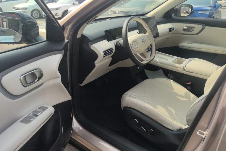 Used CHANGAN NEVO Q05 2026 Model 506 Max Interior 9