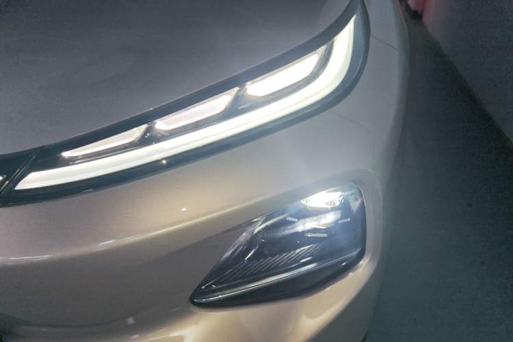 Used CHANGAN NEVO Q05 2026 Model 506 Max Left Front Headlight