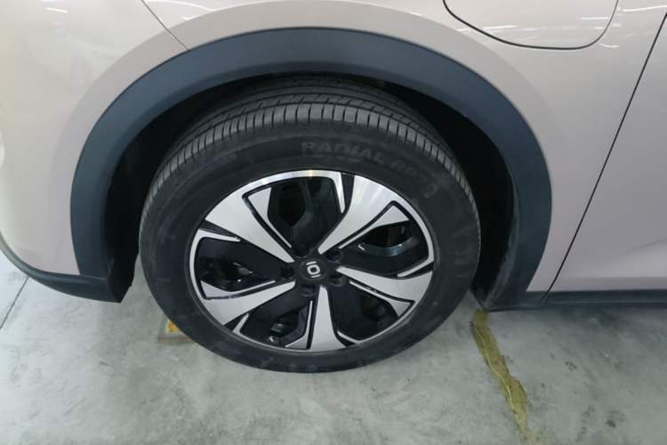 Used CHANGAN NEVO Q05 2026 Model 506 Max Left Front Wheel Hub