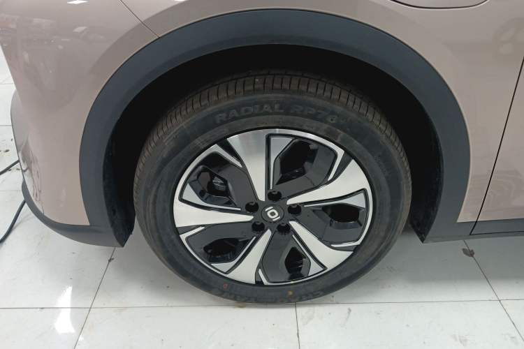 Used CHANGAN NEVO Q05 2026 Model 506 Max Left Front Wheel Hub