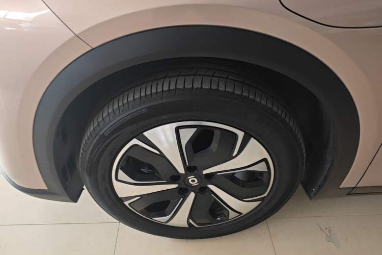 Used CHANGAN NEVO Q05 2026 Model 506 Max Left Front Wheel Hub