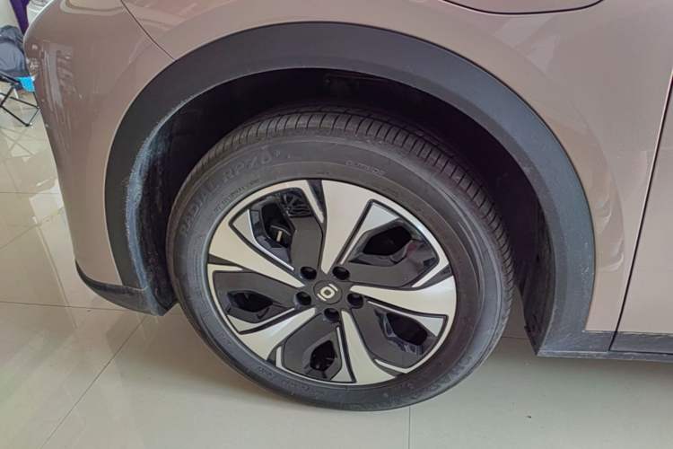 Used CHANGAN NEVO Q05 2026 Model 506 Max Left Front Wheel Hub