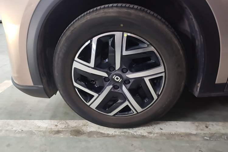 Used CHANGAN NEVO Q05 2026 Model 405Max Left Front Wheel Hub