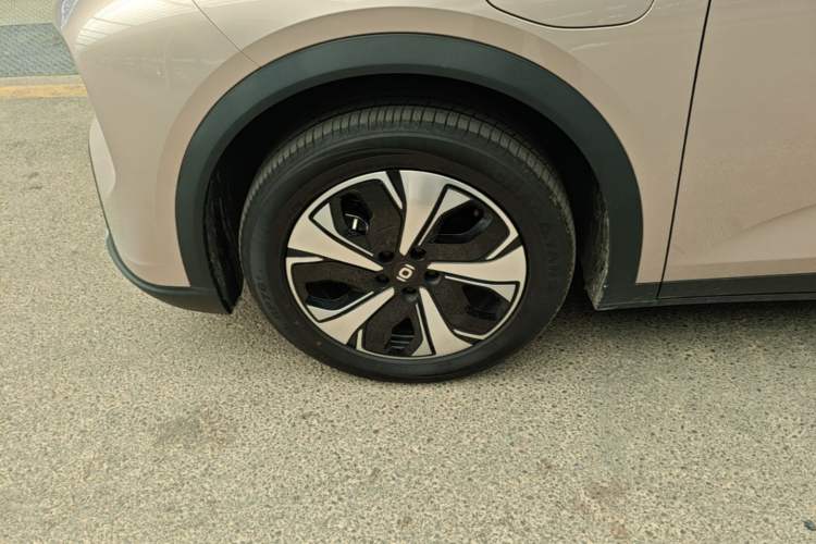 Used CHANGAN NEVO Q05 2026 Model 506Max+ Left Front Wheel Hub