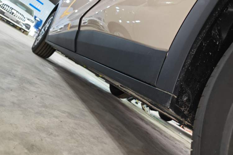 Used CHANGAN NEVO Q05 2026 Model 405Air Left Side Sill