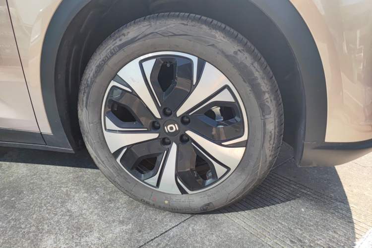 Used CHANGAN NEVO Q05 2026 Model 506Max+ Right Front Wheel Hub