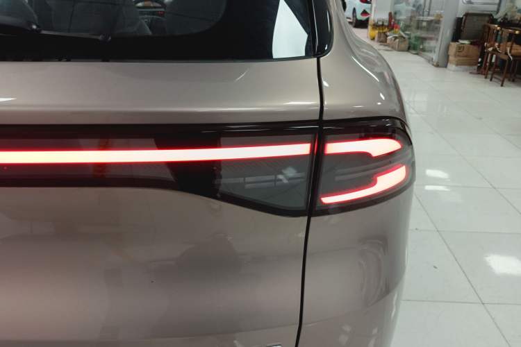 Used CHANGAN NEVO Q05 2026 Model 506 Max Right Rear Taillight