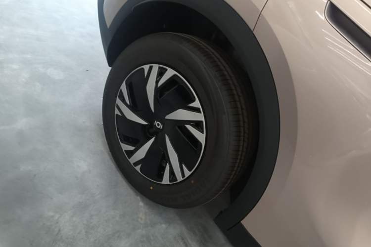 Used CHANGAN NEVO Q05 2026 Model 405Air Right Rear Wheel Hub