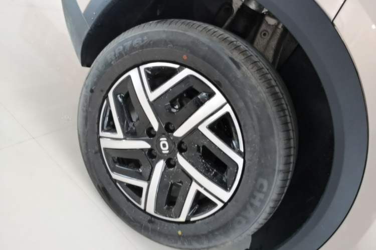 Used CHANGAN NEVO Q05 2026 Model 405Max Right Rear Wheel Hub