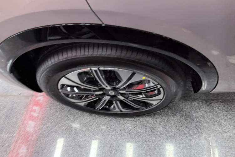 Used CHANGAN NEVO Q05 2026 Model 506 Laser Intelligent Edition Right Rear Wheel Hub