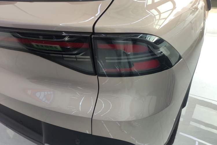 Used CHANGAN NEVO Q05 2026 Model 506 Max Right Rear Taillight