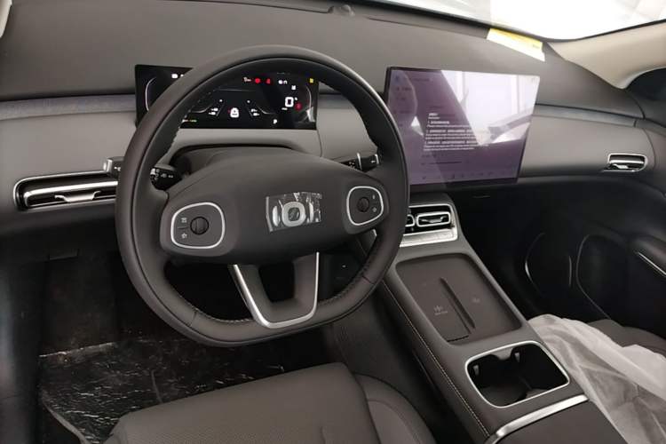 Used CHANGAN NEVO Q05 2026 Model 405Max Center Console