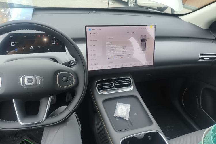 Used CHANGAN NEVO Q05 2026 Model 405Max Center Console