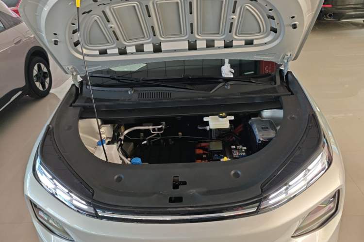 Used CHANGAN NEVO Q05 2026 Model 405Air Engine Bay