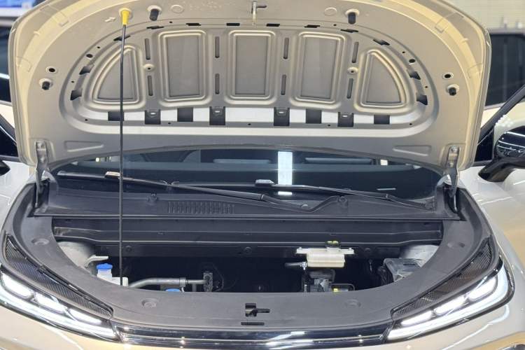 Used CHANGAN NEVO Q05 2026 Model 405Air Engine Bay