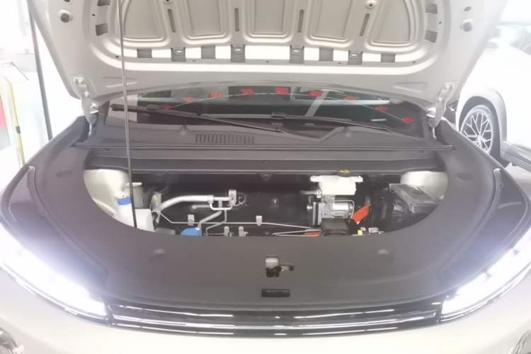 Used CHANGAN NEVO Q05 2026 Model 405Air Engine Bay