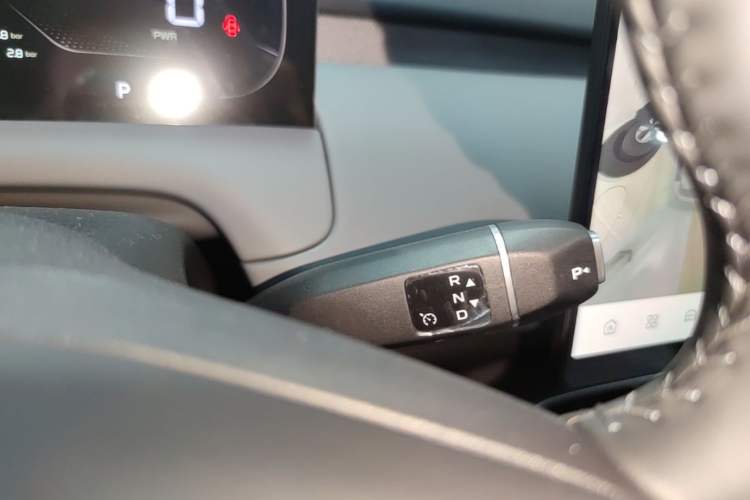 Used CHANGAN NEVO Q05 2026 Model 405Air Gear Lever