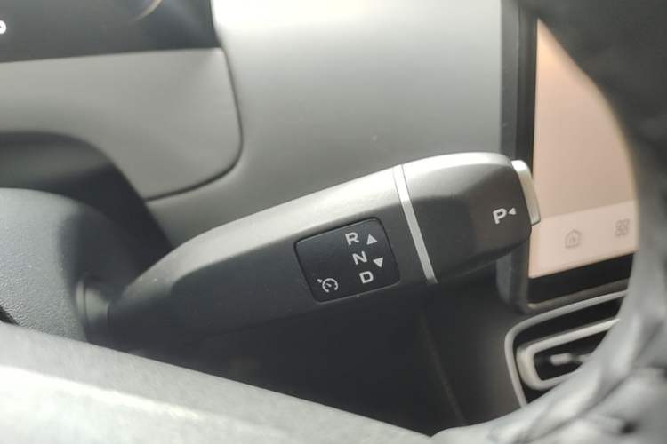 Used CHANGAN NEVO Q05 2026 Model 405Air Gear Lever