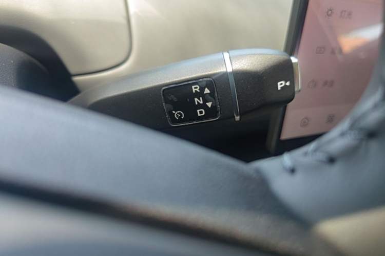 Used CHANGAN NEVO Q05 2026 Model 405Air Gear Lever