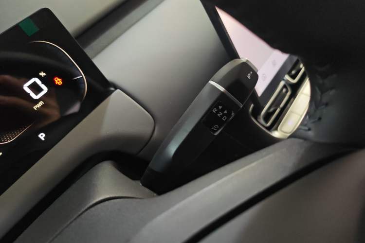 Used CHANGAN NEVO Q05 2026 Model 405Air Gear Lever