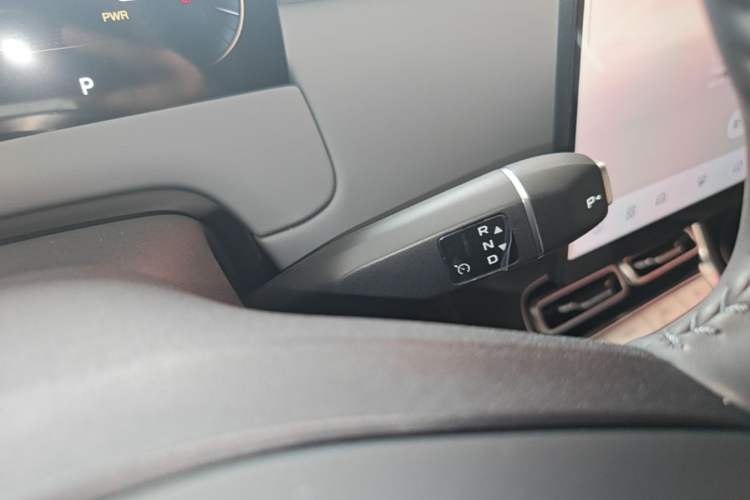 Used CHANGAN NEVO Q05 2026 Model 405Air Gear Lever